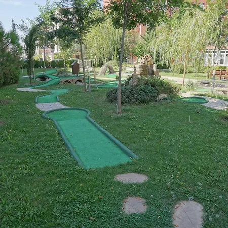 Rainbow 3 Club Готель 3*