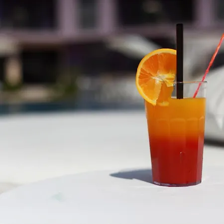 Готель Rainbow 3 Club 3*