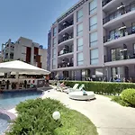 Rainbow 3 Club فندق
